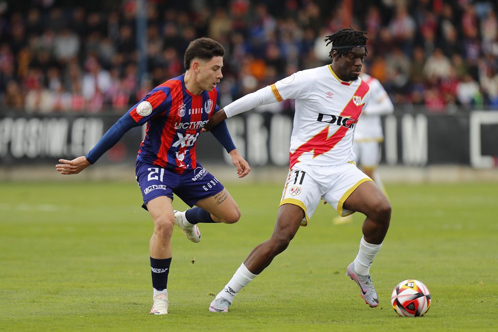 Encuentro de Copa del Rey entre el Rayo Vallecano y el Yeclano, en imágenes