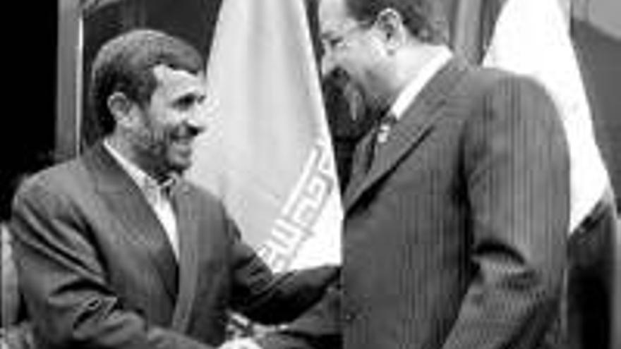 Ahmadineyad estrecha los lazos con Irak en un viaje histórico