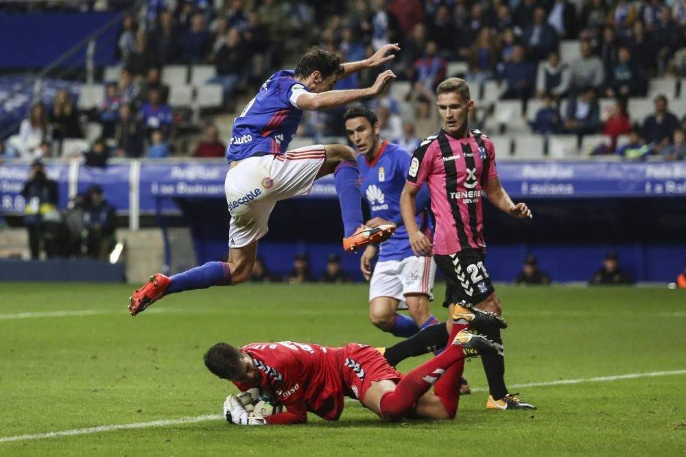 El partido entre el Real Oviedo y el Tenerife, en imágenes