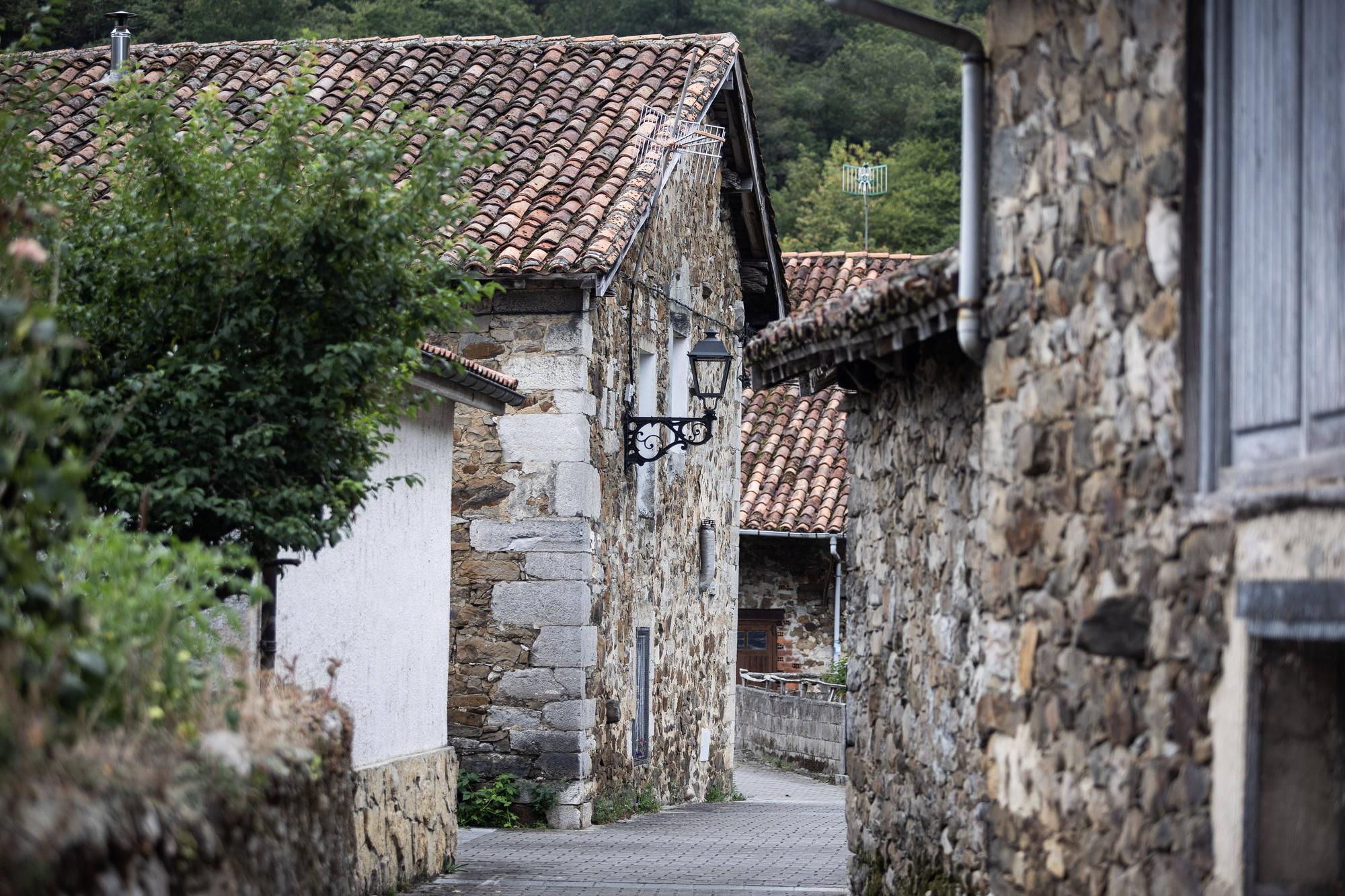 Asturianos en Sobrescobio, un recorrido por el municipio