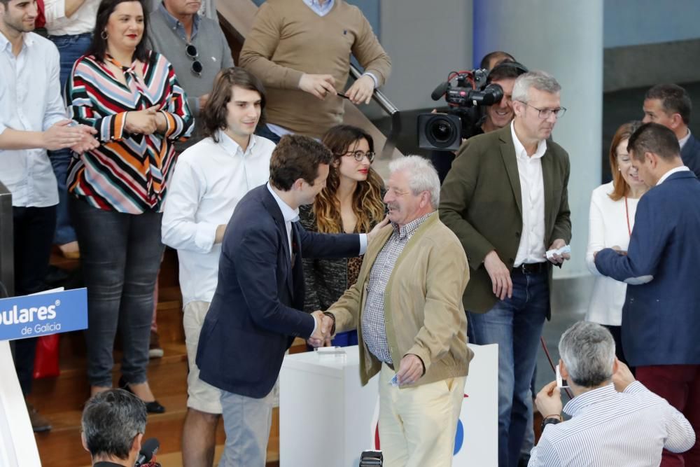 El presidente del Partido Popular lidera un acto en el Auditorio Mar de Vigo en el que estuvo arropado por Alberto Núñez Feijóo, Alfonso Rueda, Ana Pastor o Elena Muñoz.