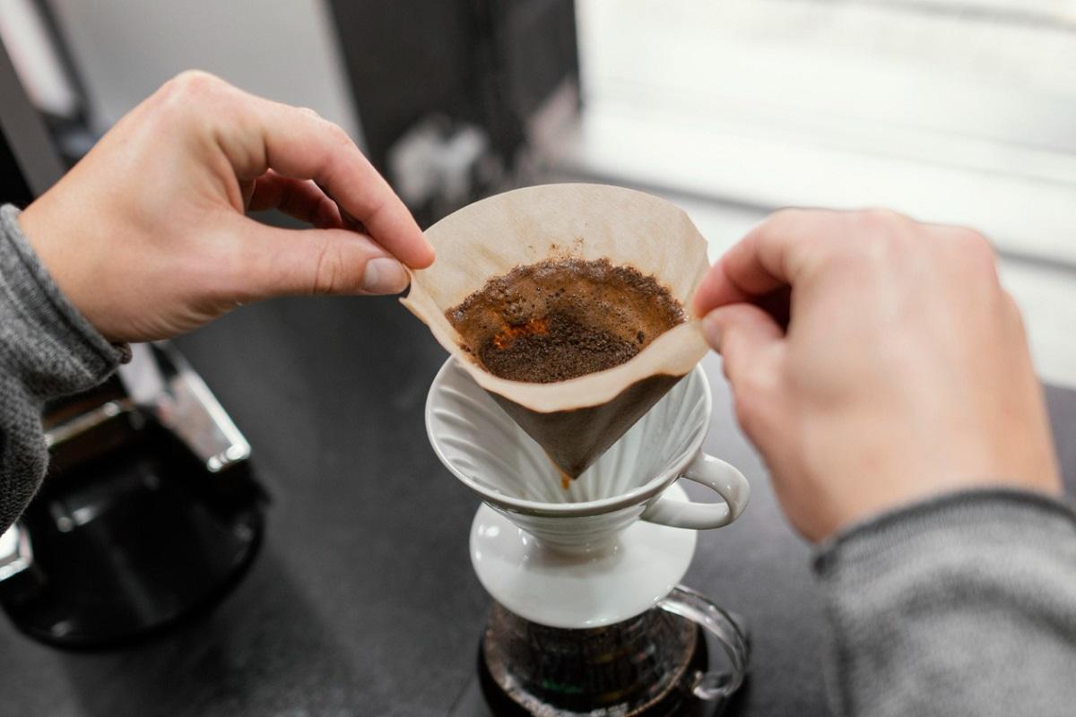 El café sin filtrar contiene diterpenos, sustancias que pueden aumentar el colesterol malo LDL y los triglicéridos.