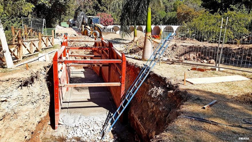 Imagen de archivo de las obras de mejora del drenaje y de la red de saneamiento en la urbanización Cerrado de Calderón.