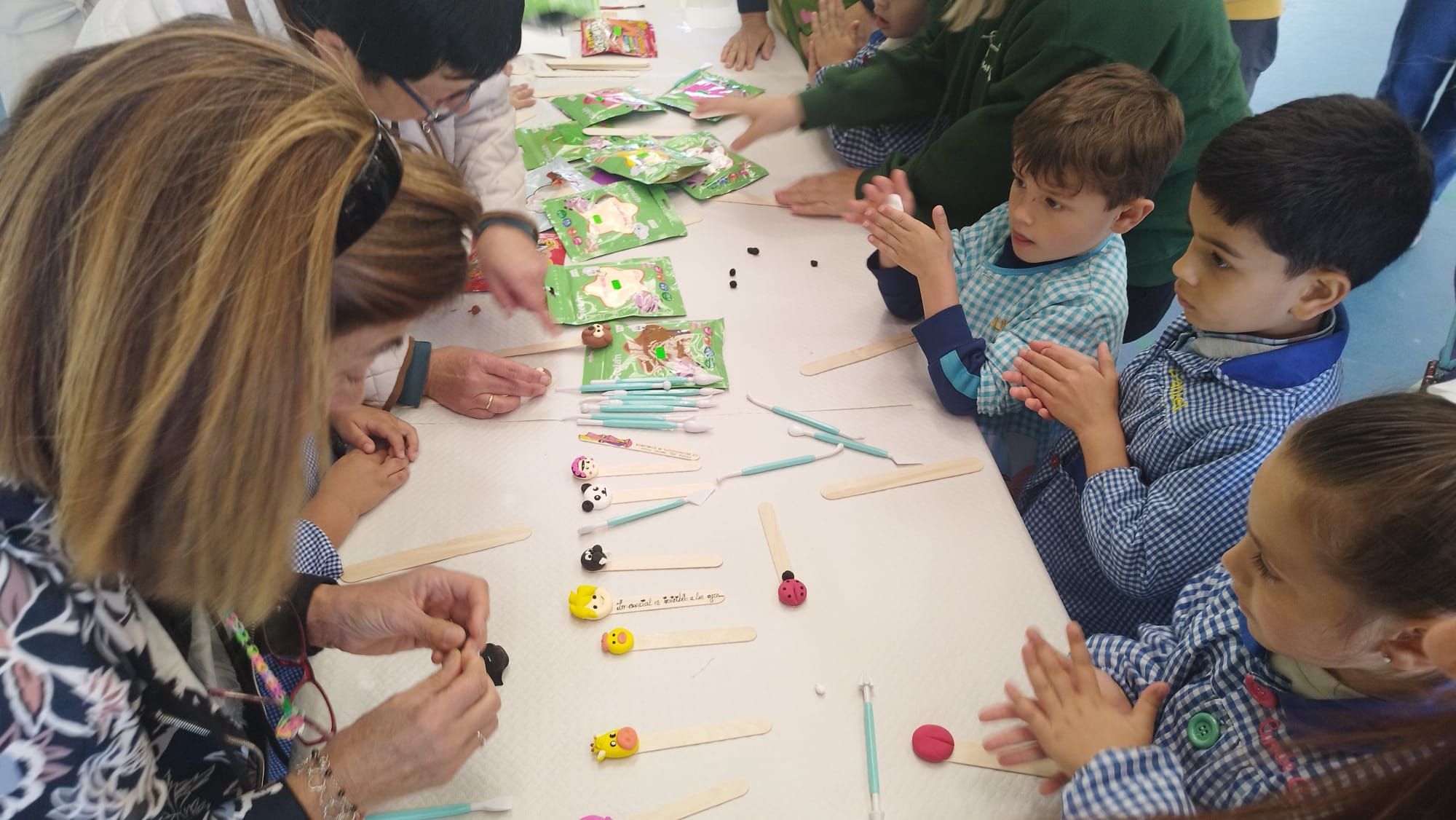 Feria del Arte en el Colegio Reconquista de Cangas de Onís