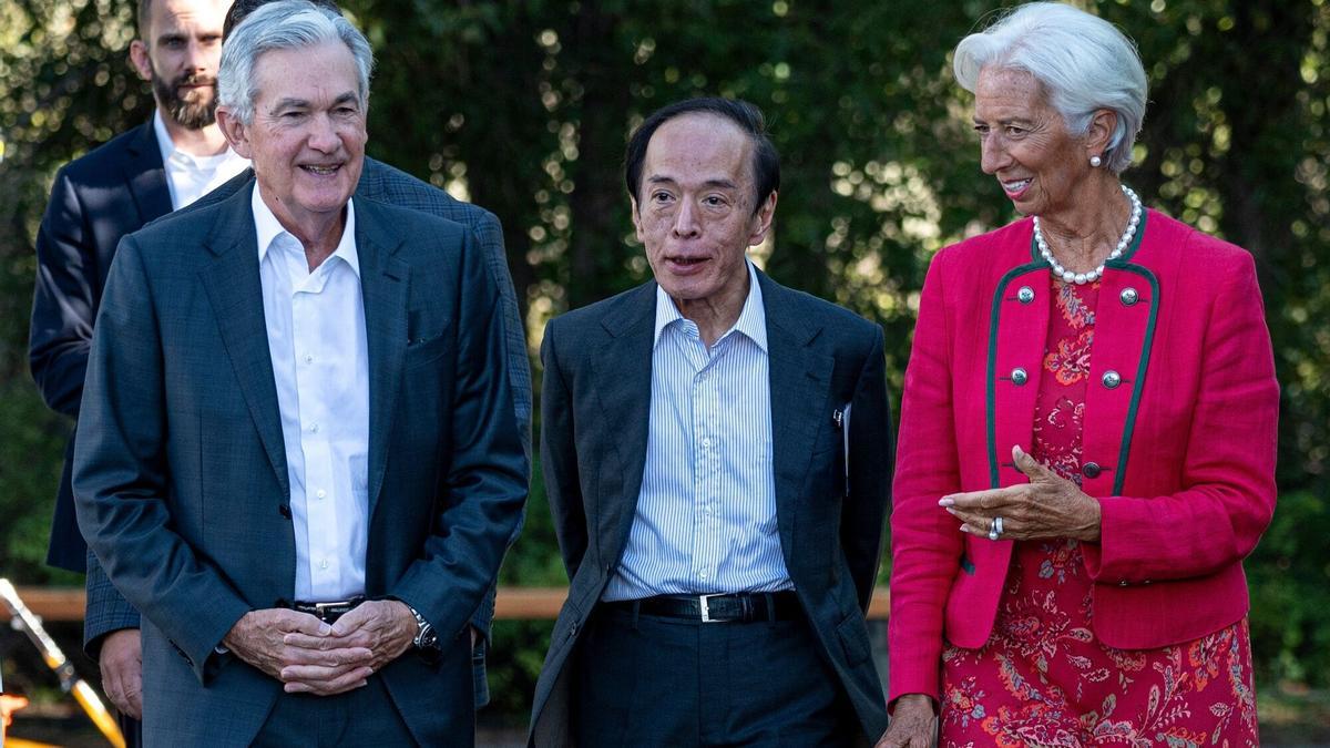Jerome Powell, Kazuo Ueda y Christine Lagarde, en Jackoson Hole (EEUU).