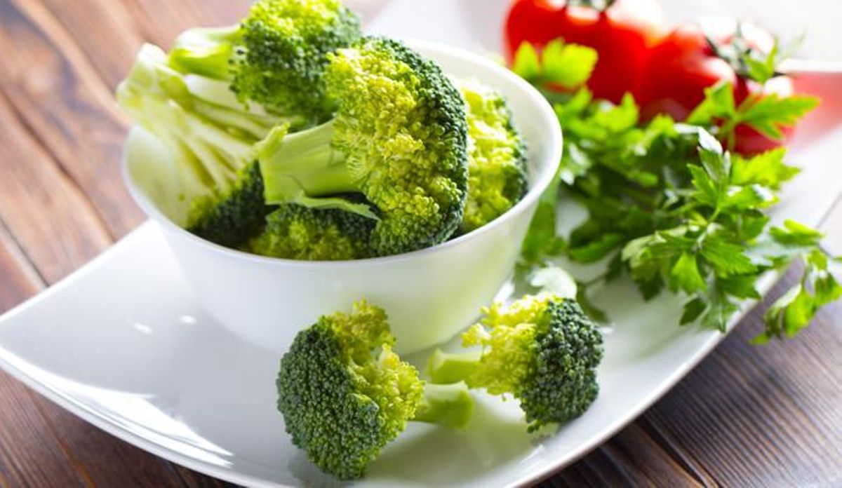 Los alimentos que no debes calentar en el microondas