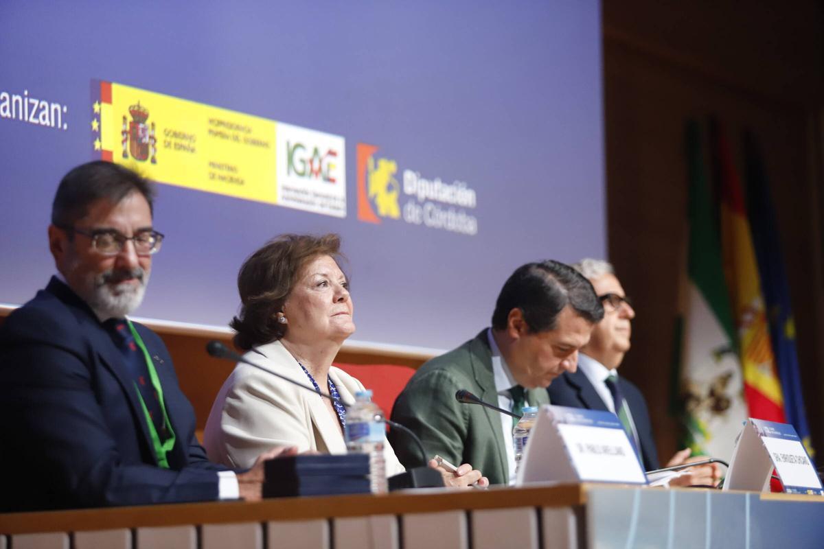 Inauguración del IV Congreso sobre Control Interno Local, con Pablo Arellano (interventor general del Estado), Enriqueta Chicano (presidenta del Tribunal de Cuentas), José María Bellido y Salvador Fuentes.