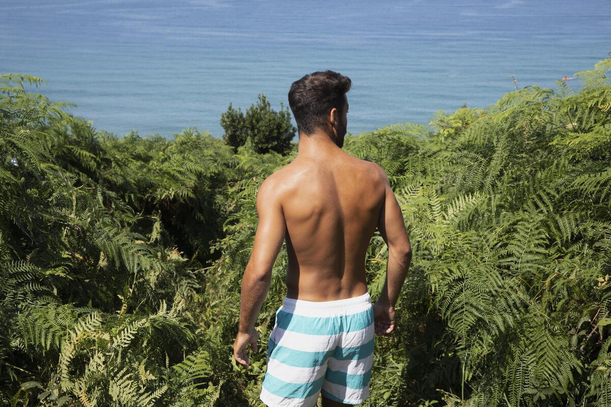 Así es la maquinilla con la que puedes depilarte la espalda solo (y acumula más de 25.000 positivas)