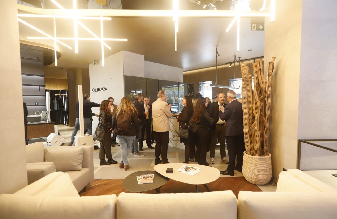 Porcelanosa abre su nueva tienda en València