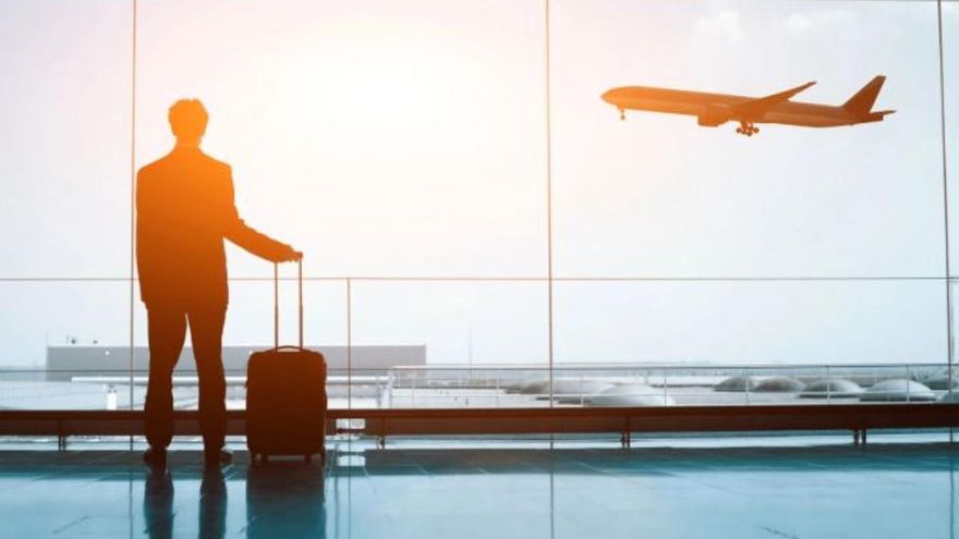 Estos son los productos con los que no podrás viajar en avión en 2025 según las nuevas reglas