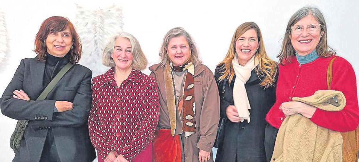 Aina Lorente, Piedad Solans, Isabel Pérez, Maria del Mar Matas y Joana Riera.