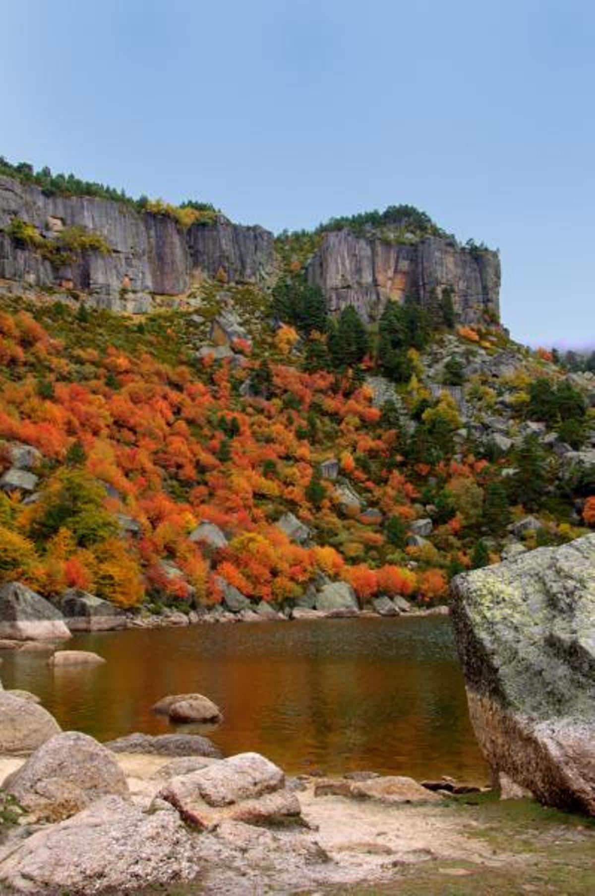Laguna Negra, Soria, en otoño.