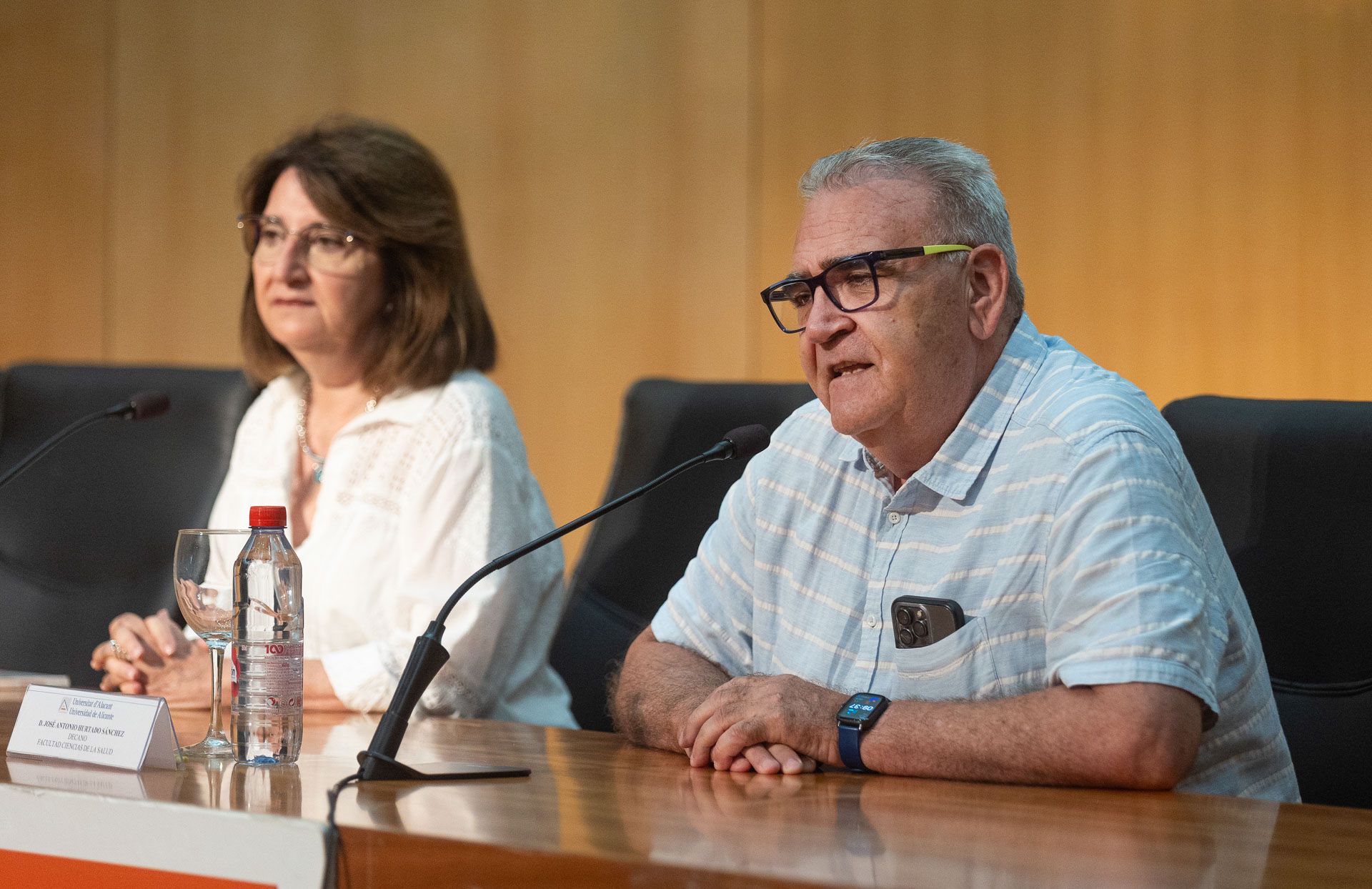 La rectora recibe a los alumnos de la Faculdad de Ciencias de la Salud