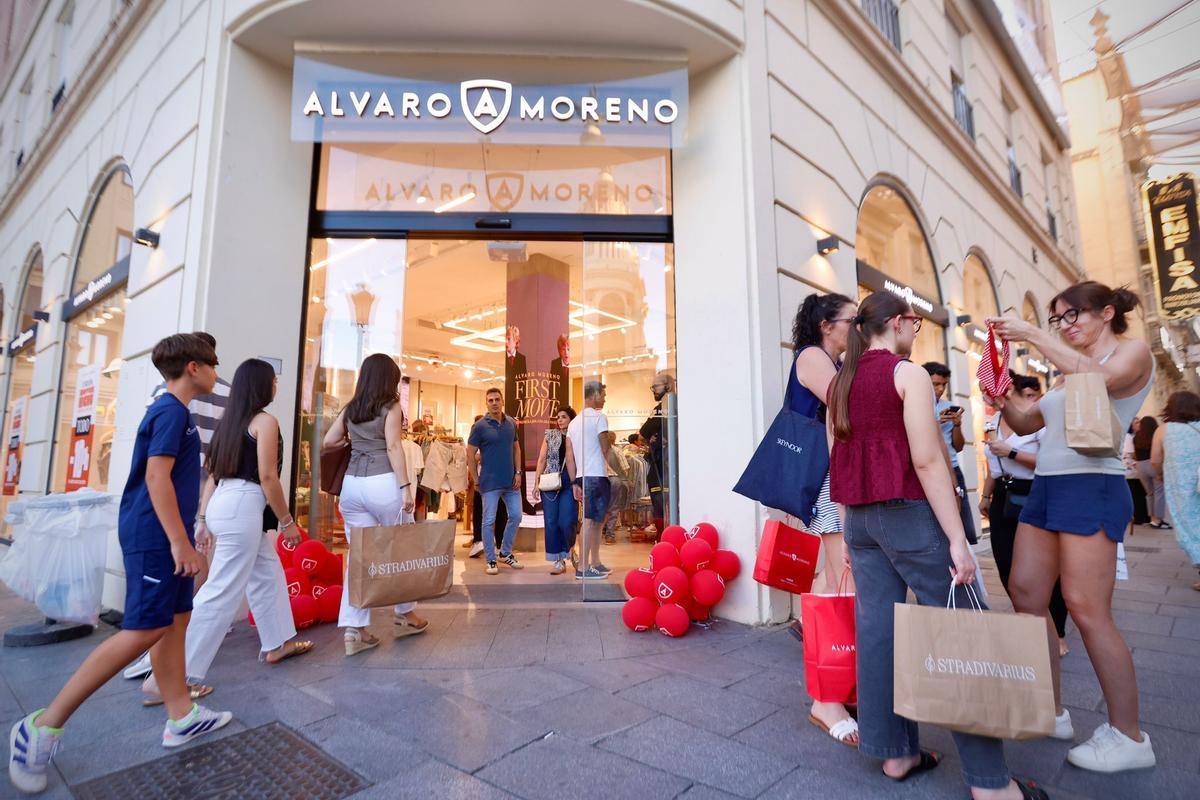 La Shopping Night seduce a miles de cordobeses