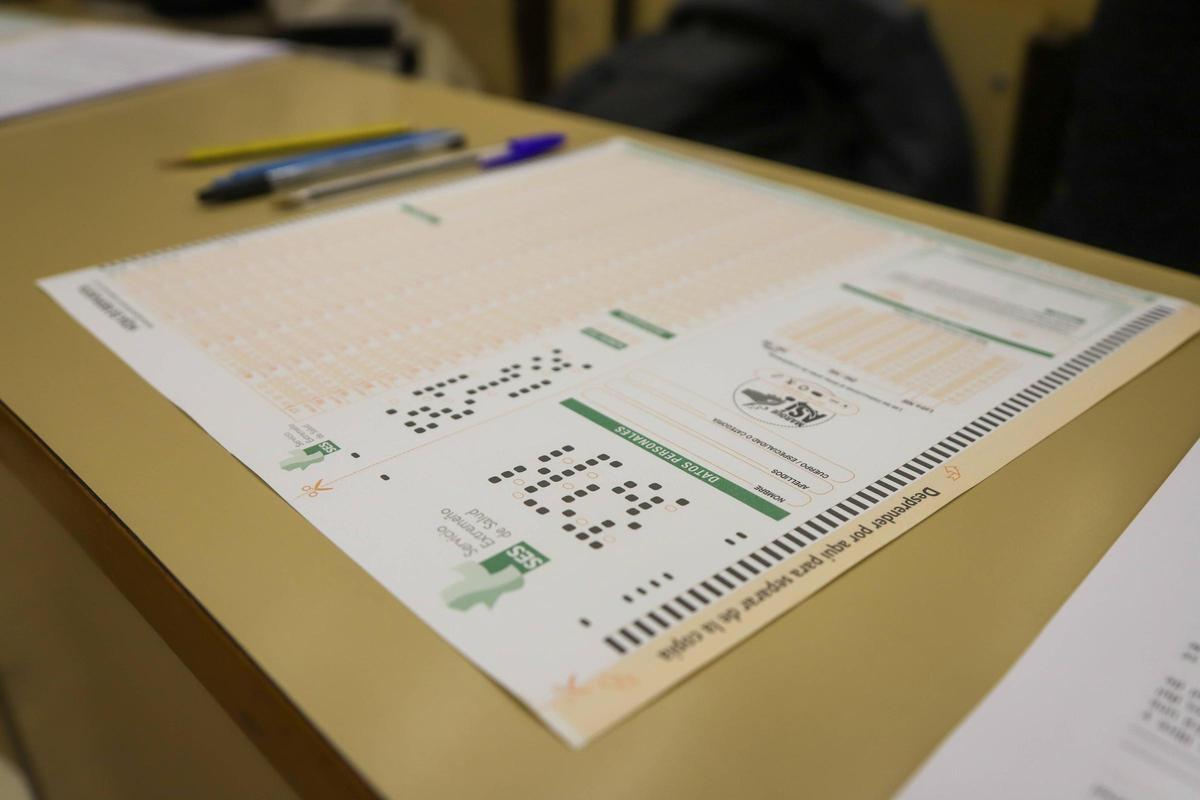 Fotogalería | Así se han desarrollado las oposiciones a celador del SES en Badajoz