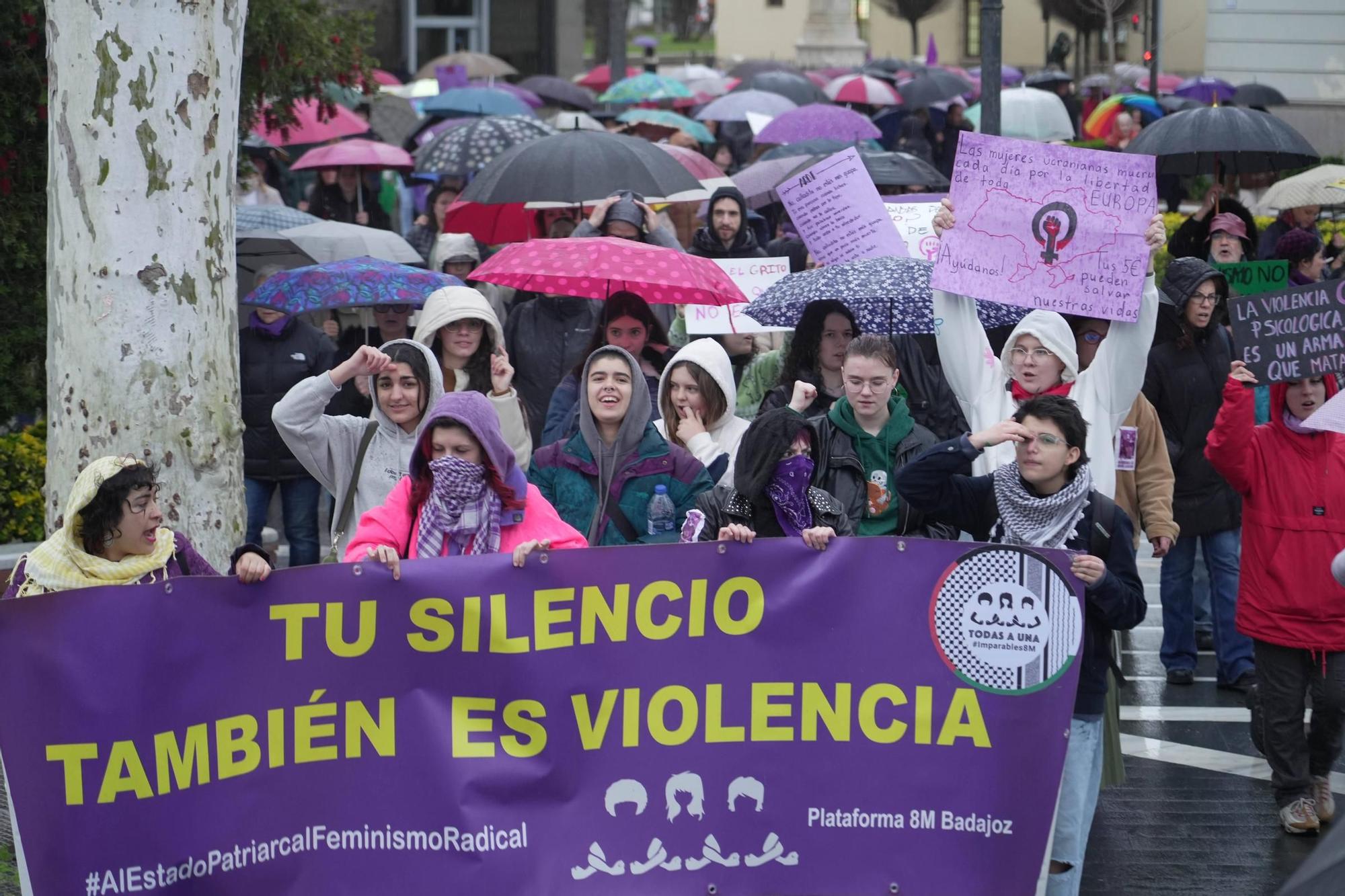 8M en Badajoz: Las mujeres gritan "se acabó"