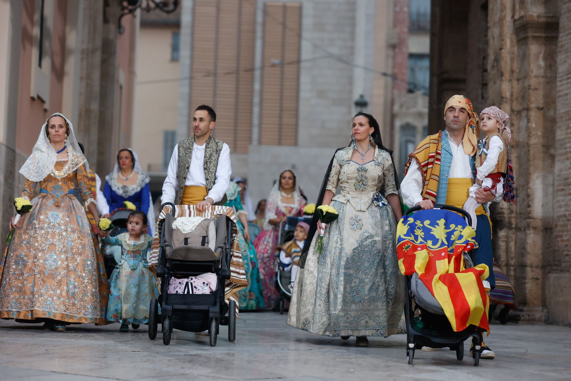 Todas las fotos de la Ofrenda del 17 de marzo por la calle de la Paz de 18:00 a 19:00 horas