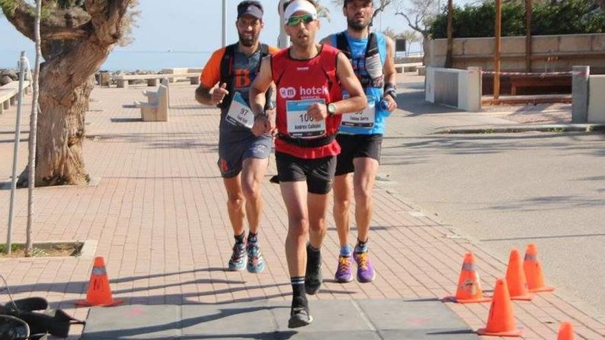 Varios de los participantes durante la carrera.