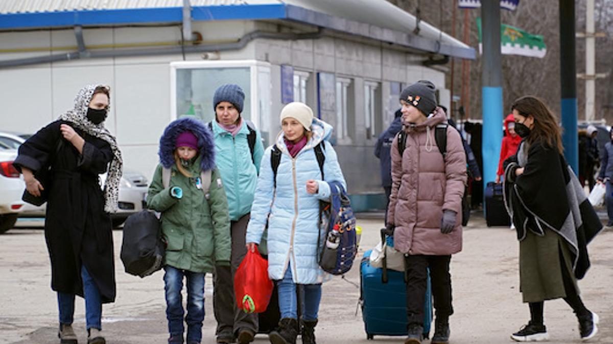 Mujeres ucranianas refugiadas en la frontera con Moldavia.