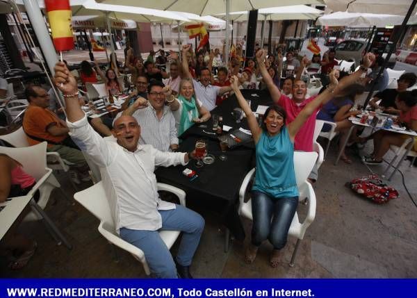 CASTELLÓN SUFRE Y DISFRUTA CON LA 'ROJA'