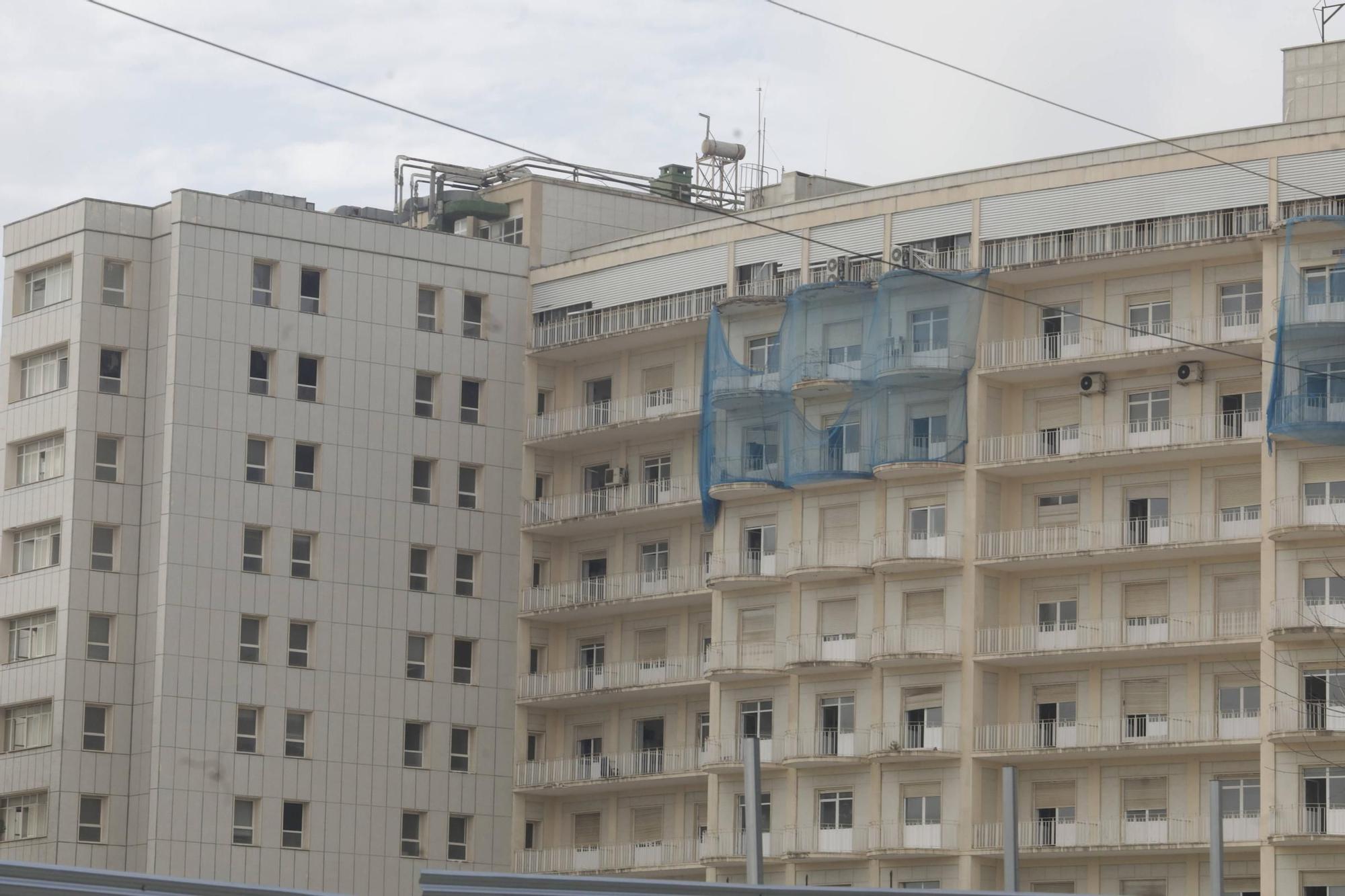 FOTOS: Así van las obras de demolición del antiguo hospital de Son Dureta