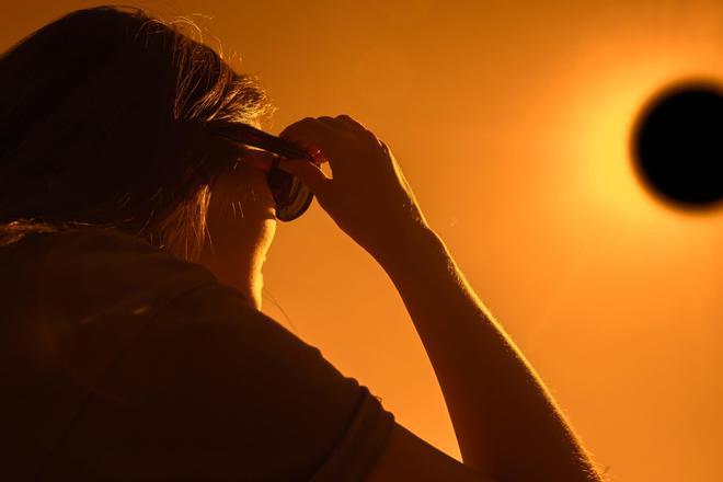 Eclipse solar del 12 de agosto: cómo verlo con seguridad y qué hacer para evitar problemas de movilidad