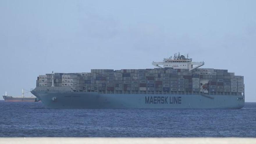 Barco portacontenedores Maersk Gibraltar entrando en el Puerto