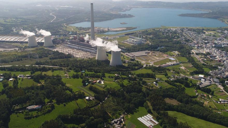 Vista aérea de la central de As Pontes donde están previstas dos plantas de hidrógeno verde.   | // ENDESA