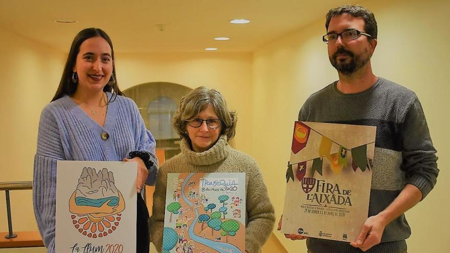 Anna Milla, Bernadette Cuxart i Dani Hernández amb els seus cartells