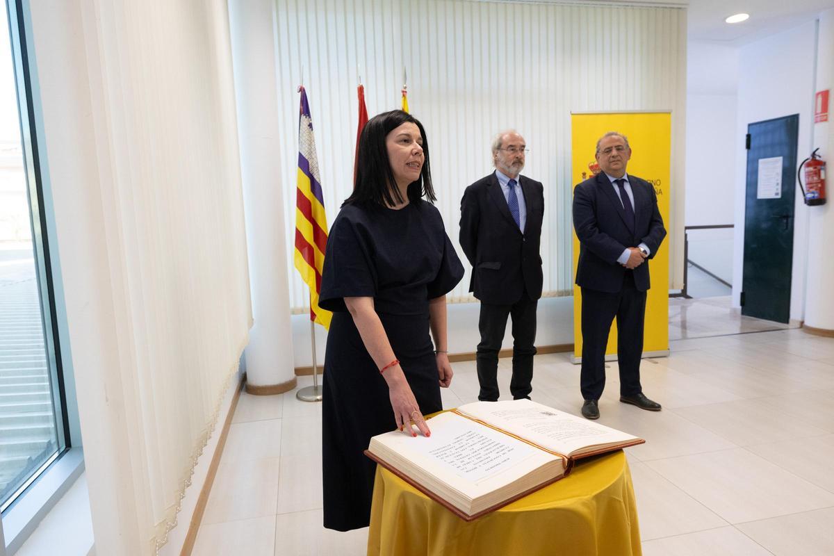 Raquel Guasch Ferrer toma posesión como nueva directora insular del Estado en la comisaría de Ibiza