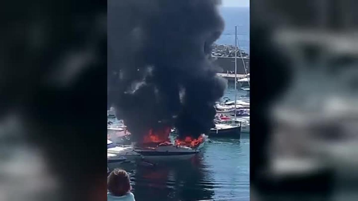 Incendio en el puerto de Palamós