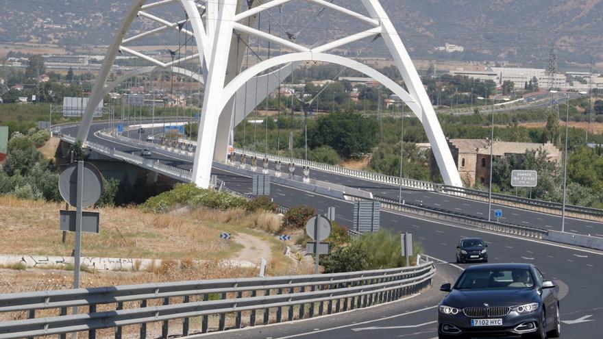 El Gobierno cree que el gran problema de Córdoba &quot;no es la variante Oeste sino la privatización de la sanidad pública&quot;