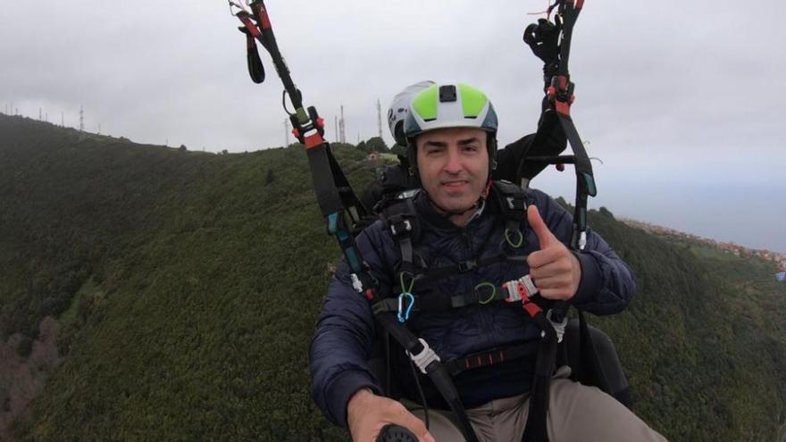 El PP tinerfeño se suma a la 'moda del parapente' iniciada por Nardy