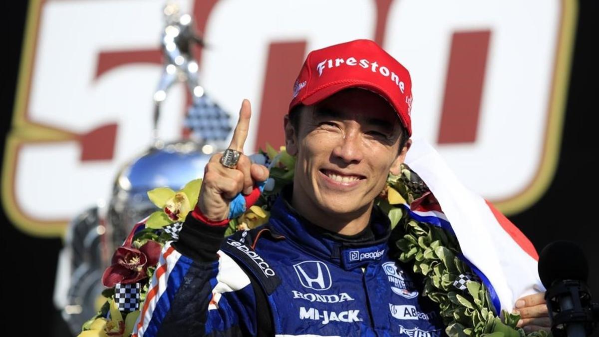 El japonés Takuma Sato ha repetido hoy, en Indianápolis, su victoria del 2017 en las 500 Millas.