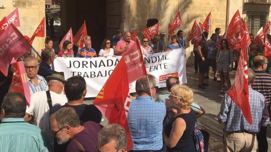 La protesta que se ha llevado a cabo esta mañana en la Plaça de Baix