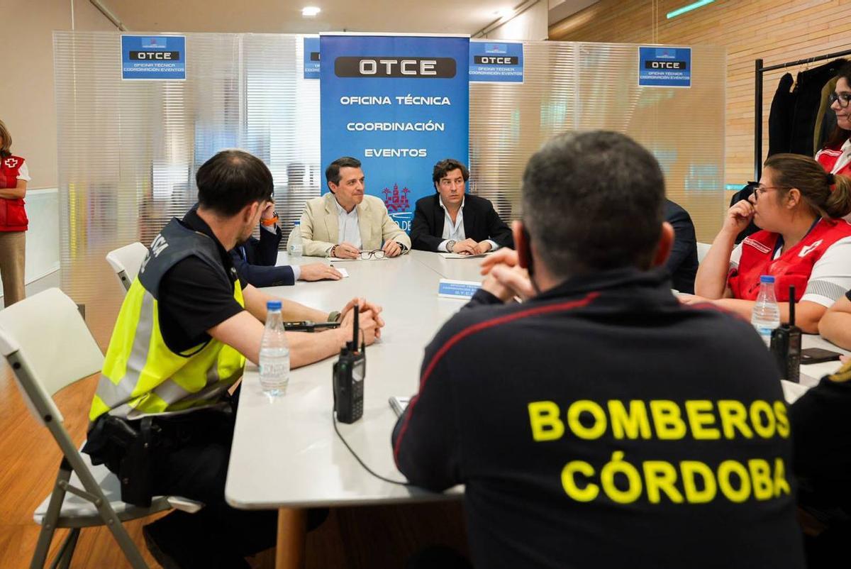 Imagen de la visita del alcalde a la OTCE el pasado Lunes Santo.