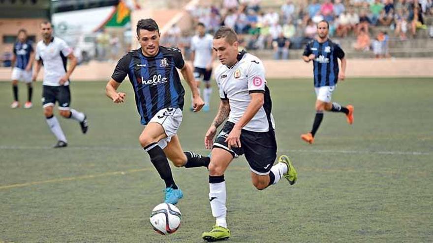 El Llosetí Sergi Enrich protagoniza un contraataque en el partido de ayer ante el Huracán Valencia.