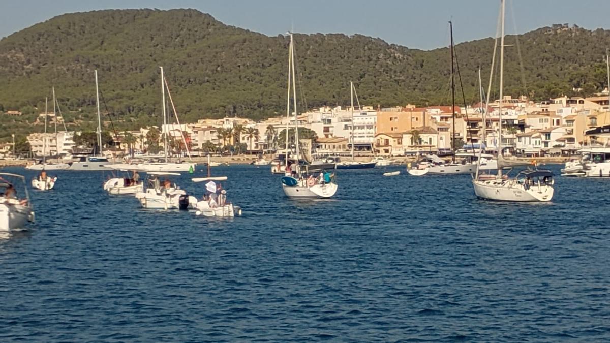 Las imágenes de la protesta de navegantes en el Port d'Andratx