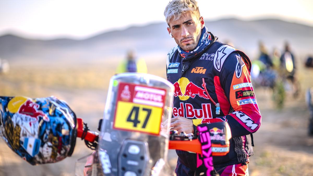 Kevin Benavides, tras ganar la tercera etapa del Dakar.