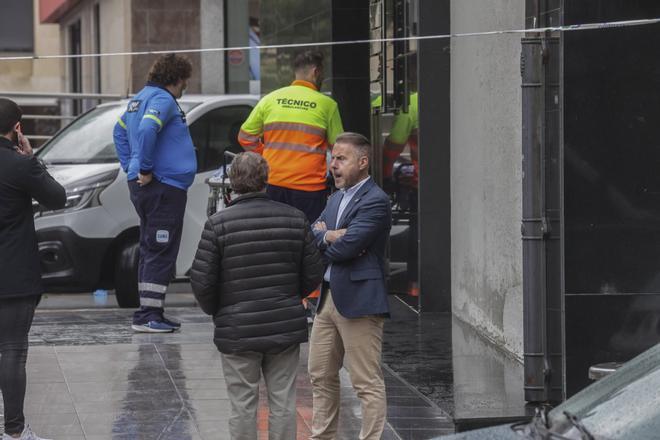 En imágenes: Conmoción en el ovetense barrio de La Ería por la muerte de dos gemelas de 12 años