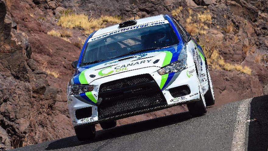 Miguel Cabral logra su primera victoria con el EVO-X