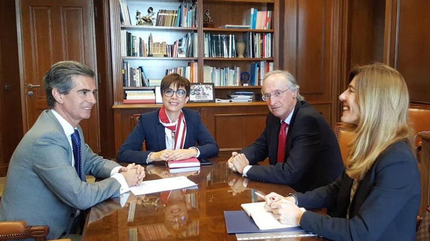 González y Gámez, durante la reunión de ayer.