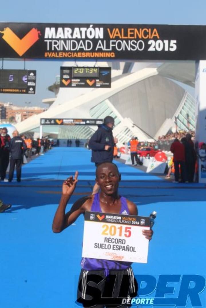 Las mejores imágenes del Maratón Valencia Trinidad Alfonso 2015