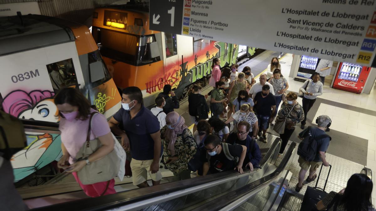 Primer día de abonos gratuitos en Rodalies y Media Distancia