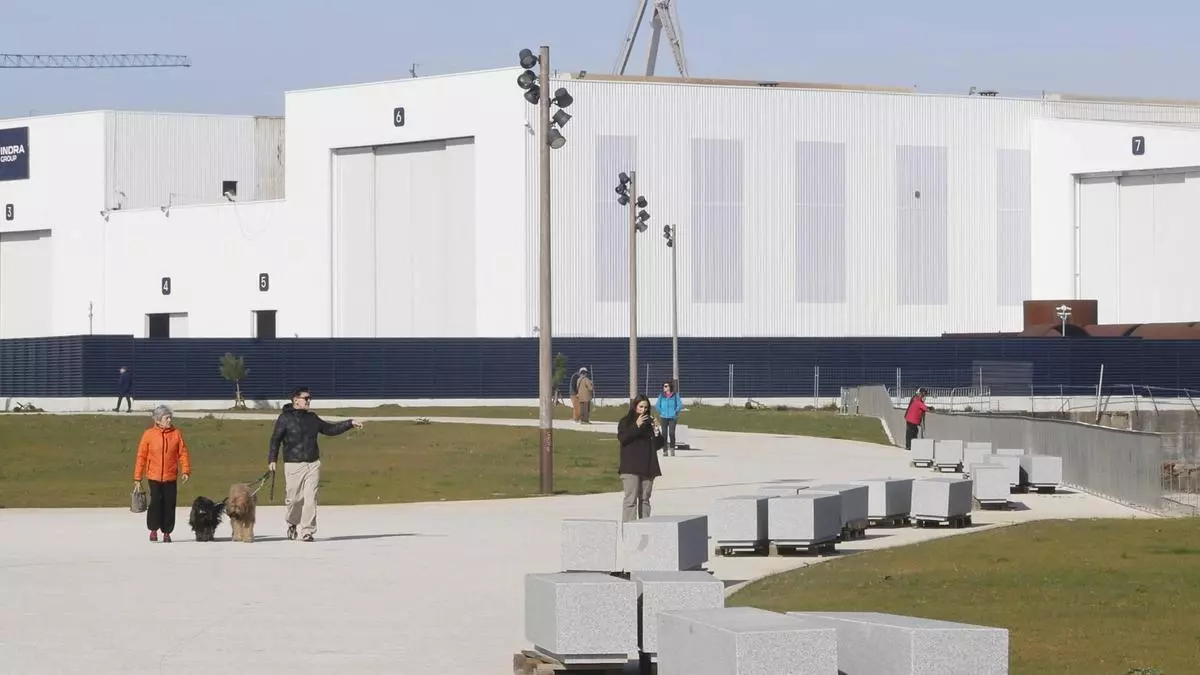 Apertura en septiembre y tumbonas fijas mirando al mar: los nuevos pasos de la siguiente actuación en los terrenos de Naval Gijón