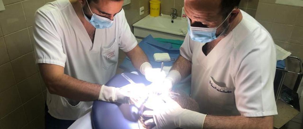 Una intervención de cirugía menor en el centro de salud de Oliva. | LEVANTE-EMV