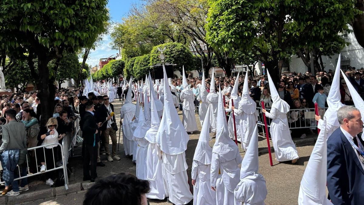 Sale San Gonzalo con seis minutos de antelación.