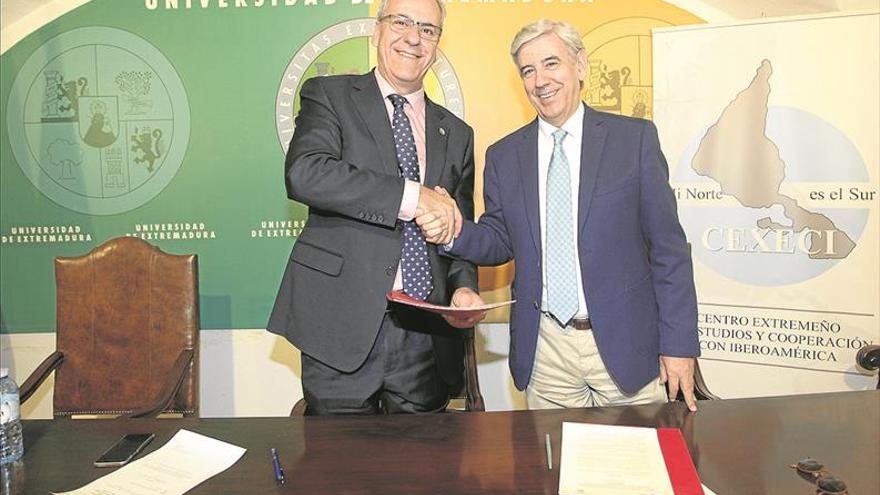 El Cexeci cede a la Universidad de Extremadura su rico fondo bibliográfico antiguo