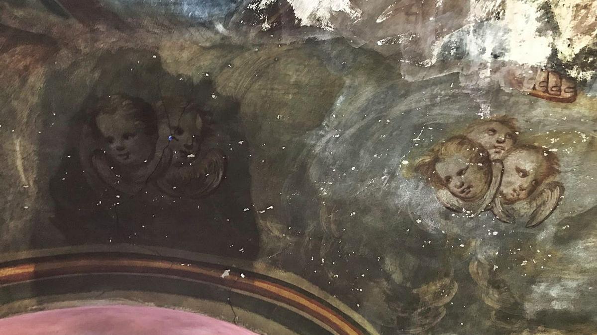 La restauració dels murals del presbiteri treu a la llum la policromia original de les pintures | PATRIMONI BISBAT DE SOLSONA