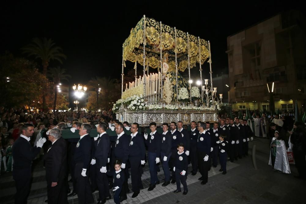 Domingo de Ramos: Procesión de Las Mantillas en Torrevieja con Nuestra Señora de La Esperanza y de La Paz